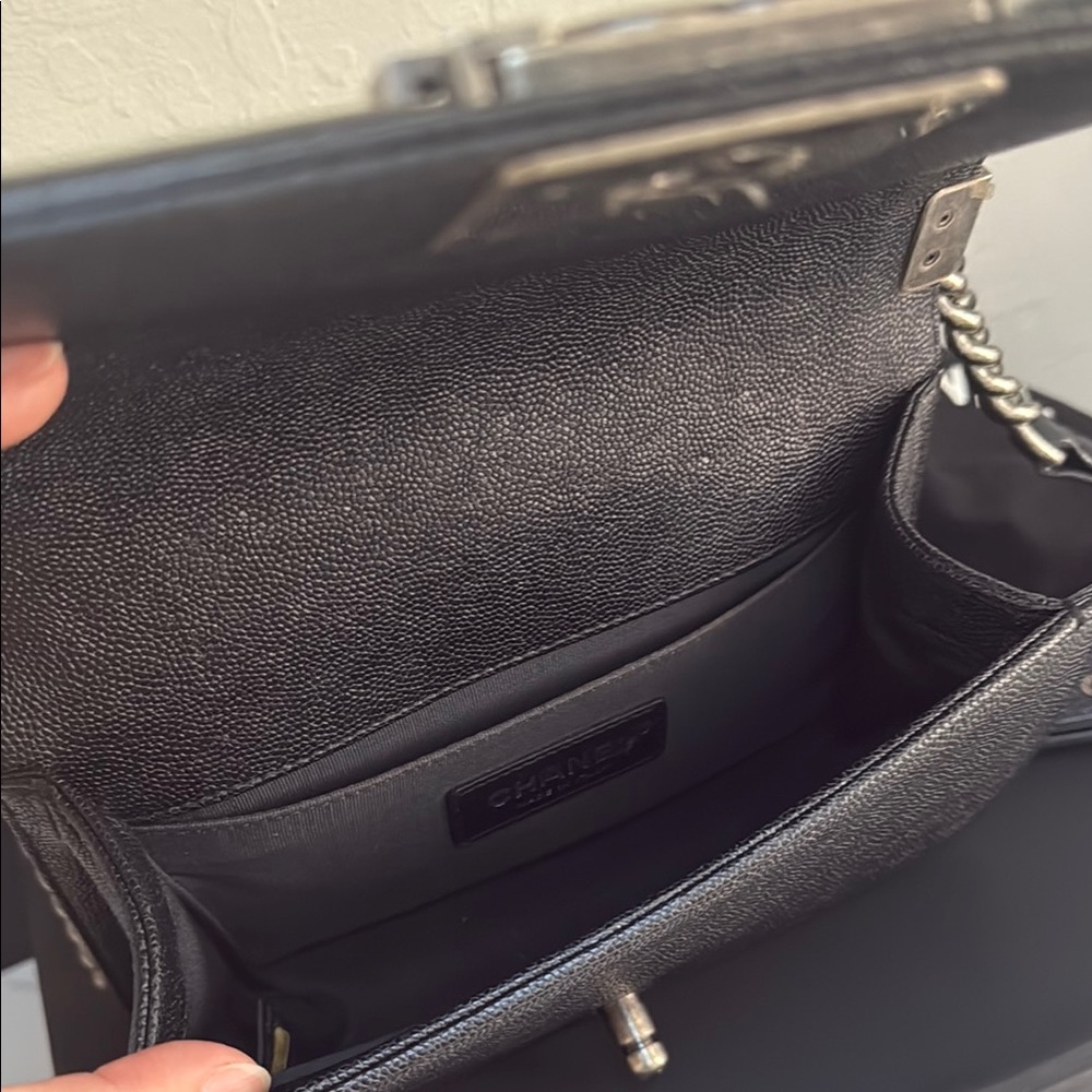 Small Chanel Boy Caviar  Black Quilted - Picture 13 of 15